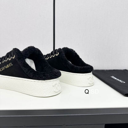 Chanel CC Tweed Sneakers – Black