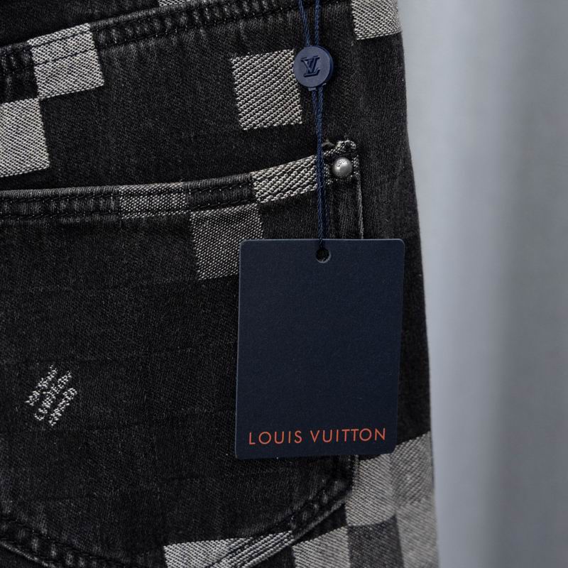 Jeans e Tuta Louis Vuitton