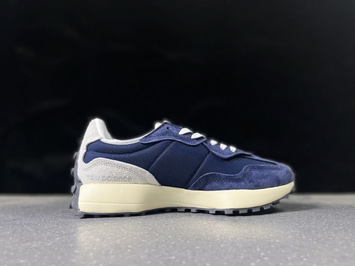 New Balance 327