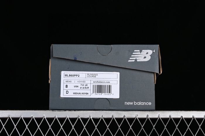 New Balance 860