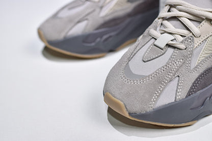 Adidas Tephra Earth 700