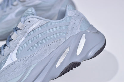 Adidas Hospital Wave 700