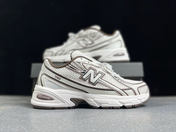 New Balance 740