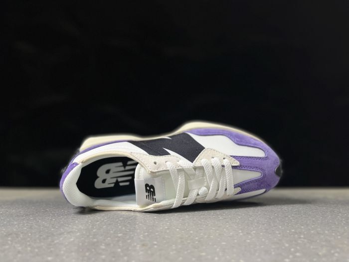 New Balance 327