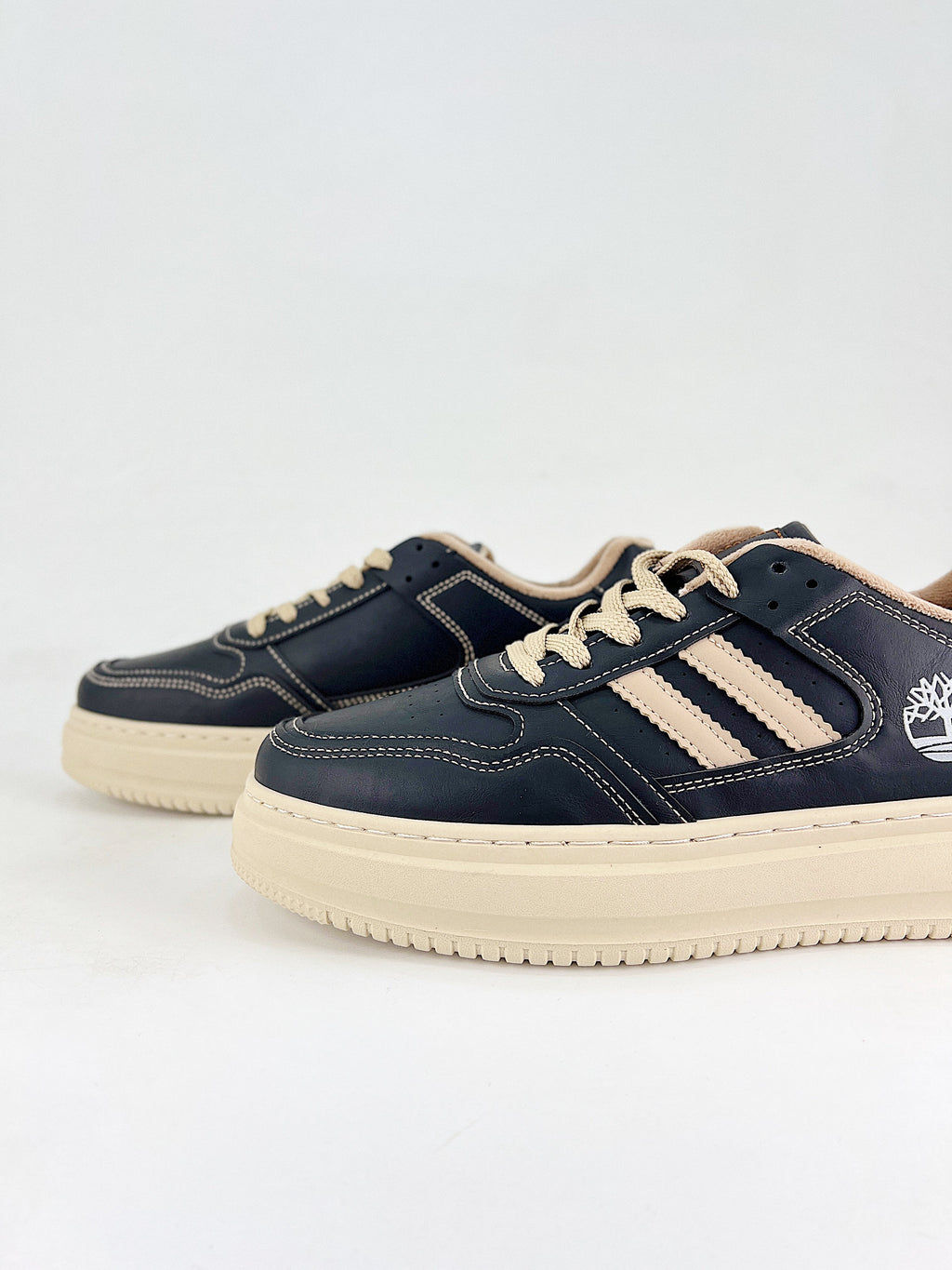 Timberland Navy Lows