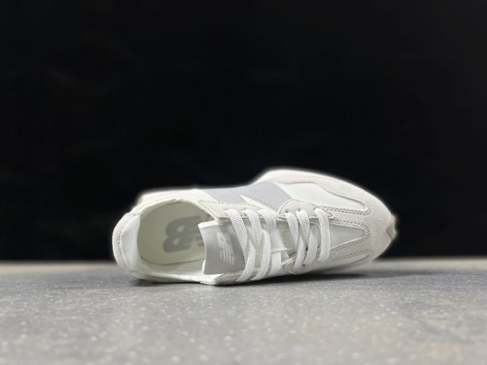New Balance 327