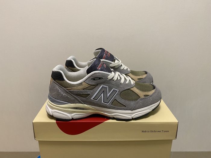 New Balance 990