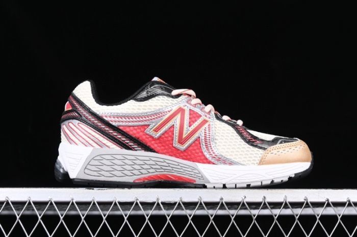 New Balance 860