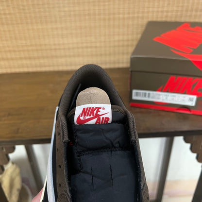 Air Jordan 1 Low Travis Scott Mocha