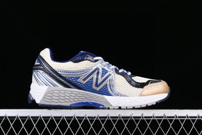 New Balance 860