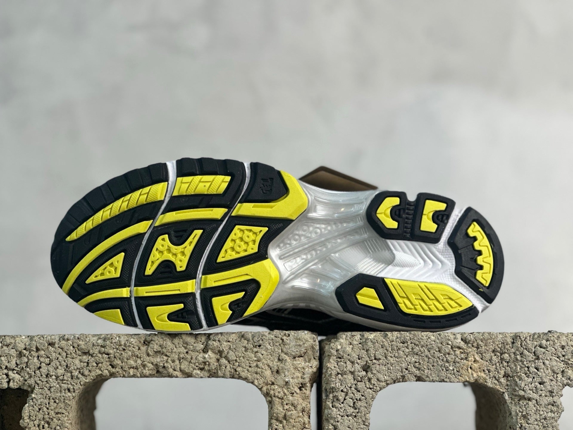 ASICS GEL-Kayano 14