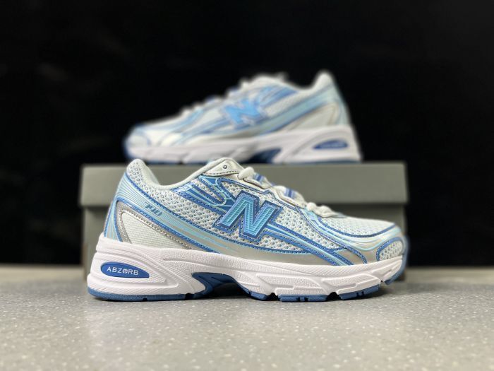 New Balance 740