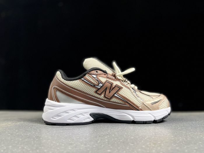 New Balance 740