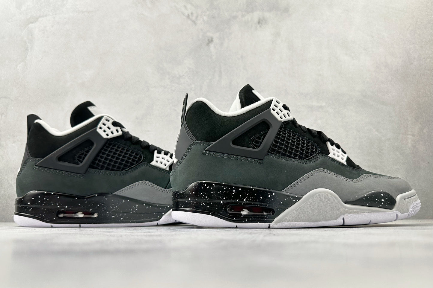 Nike Air Jordan 4 Retro