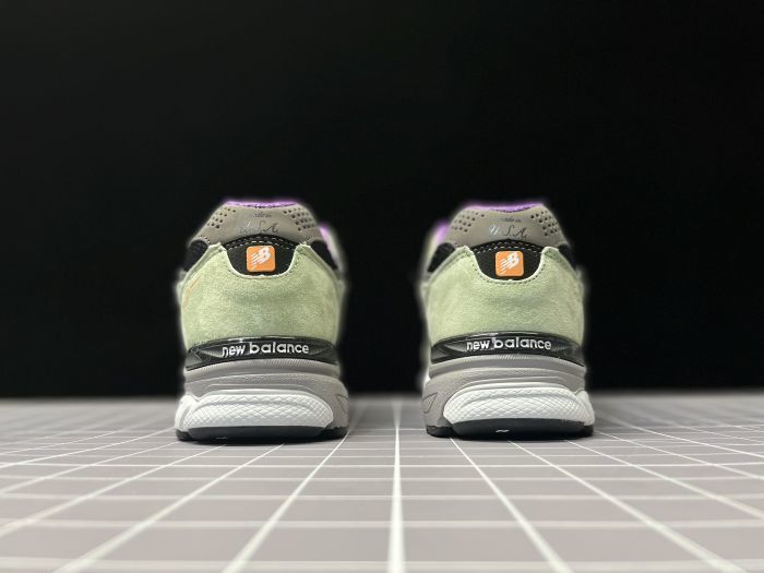 New Balance 990
