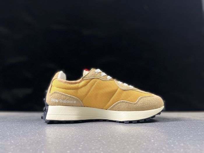 New Balance 327