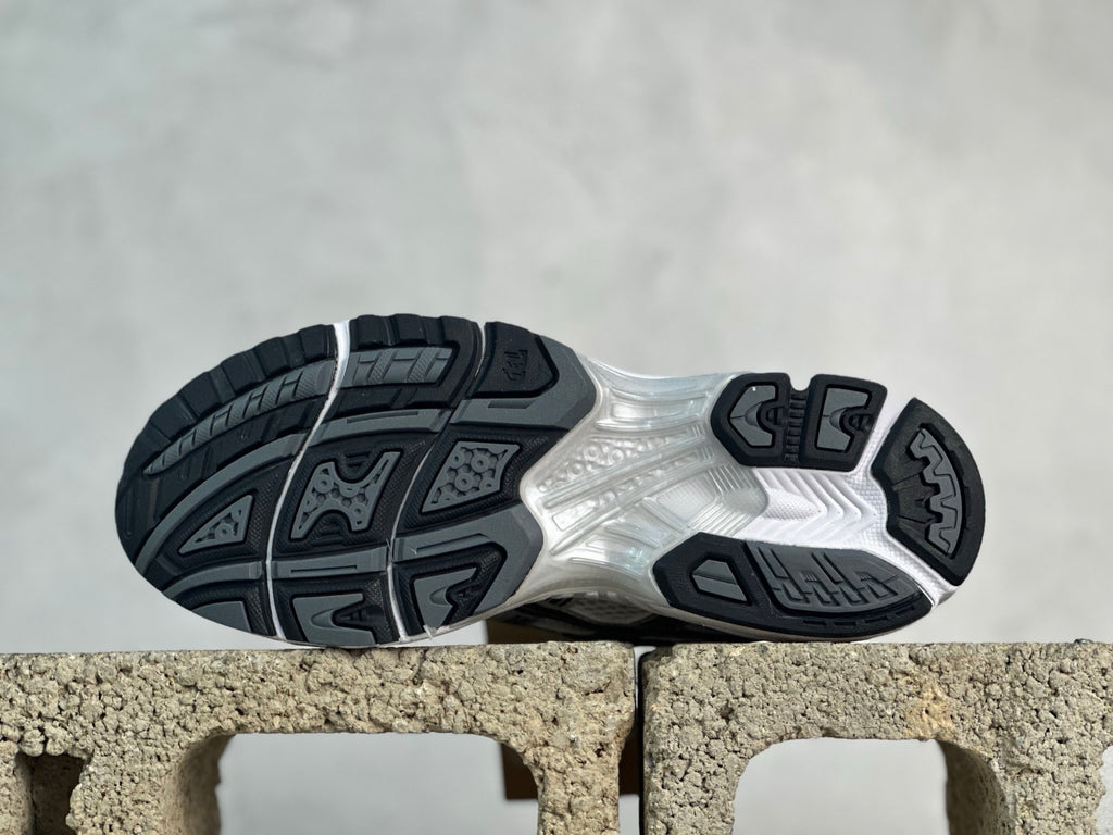 ASICS GEL-Kayano 14