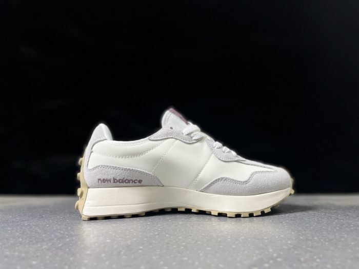 New Balance 327
