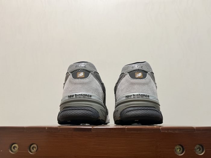 New Balance 990