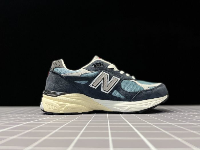 New Balance 990