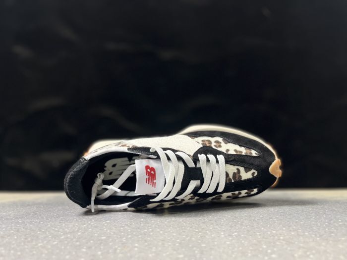 New Balance 327