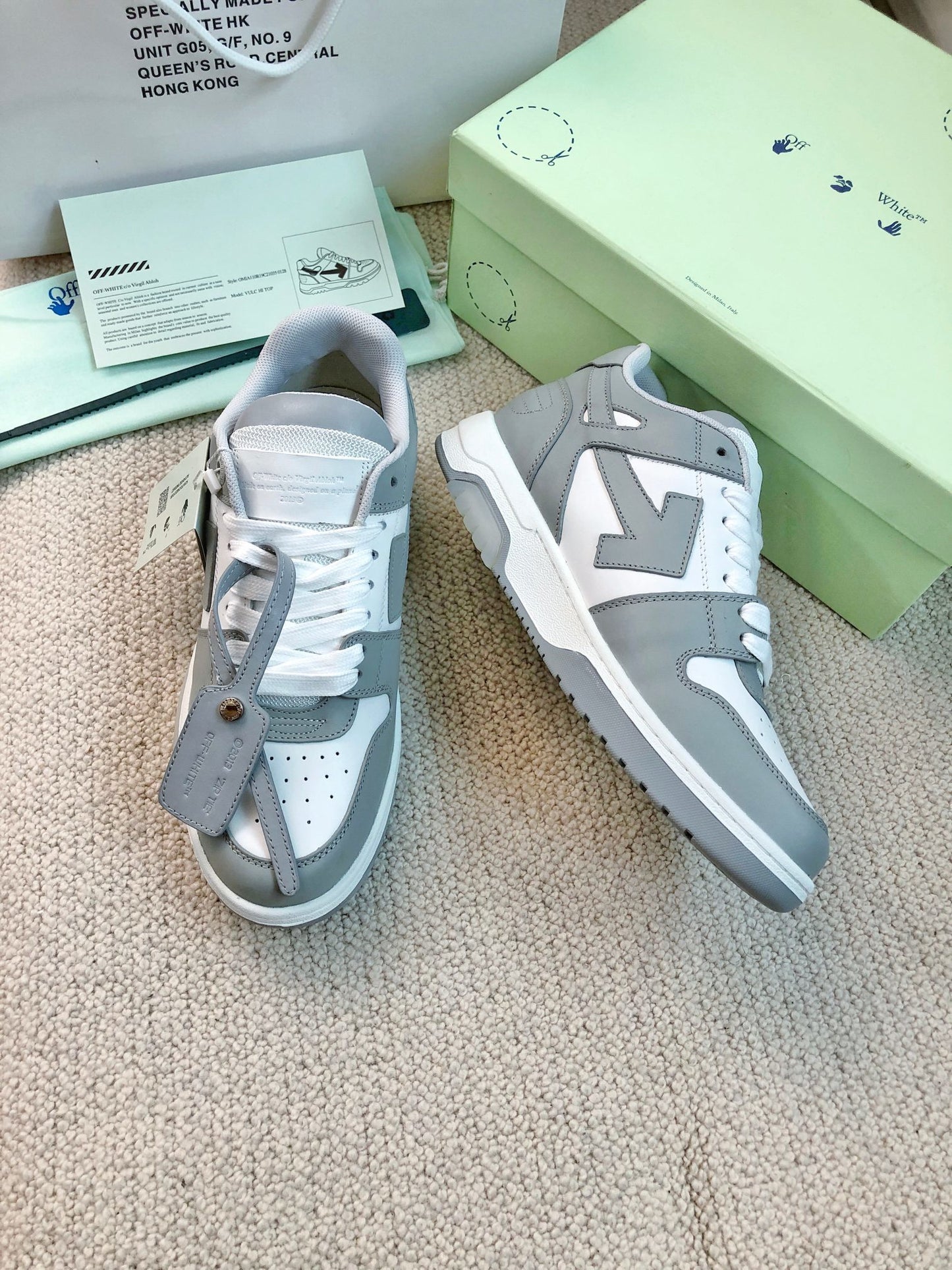 OFF-White Out Of Office