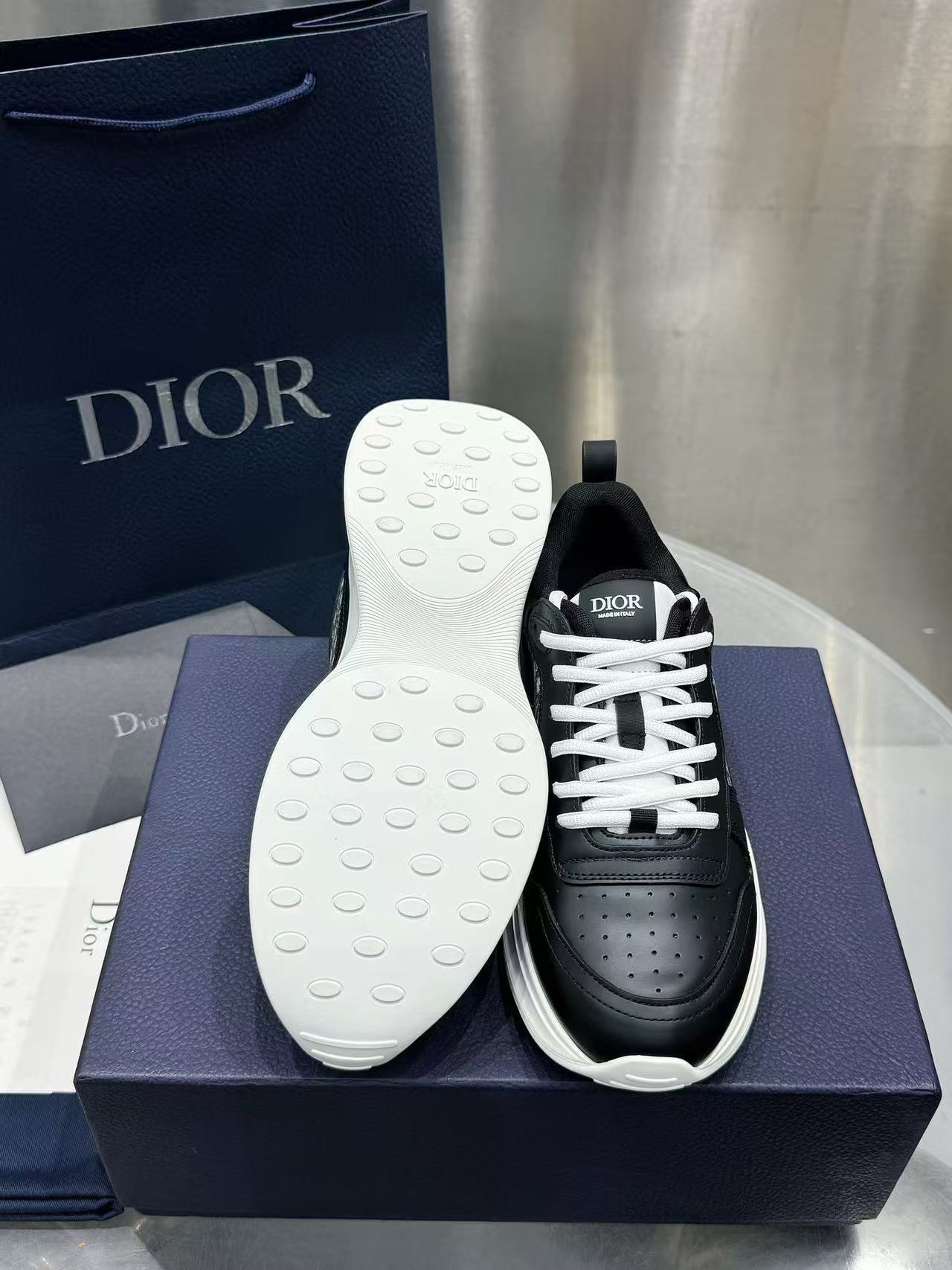 Dior B25