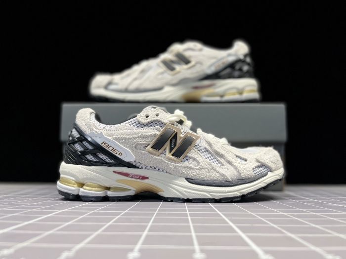 New Balance 1906R