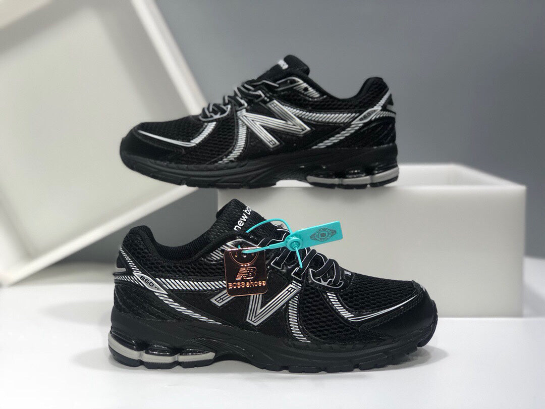 New Balance 860