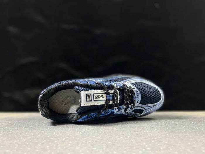 New Balance 740