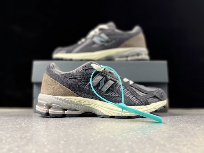 New Balance 1906R