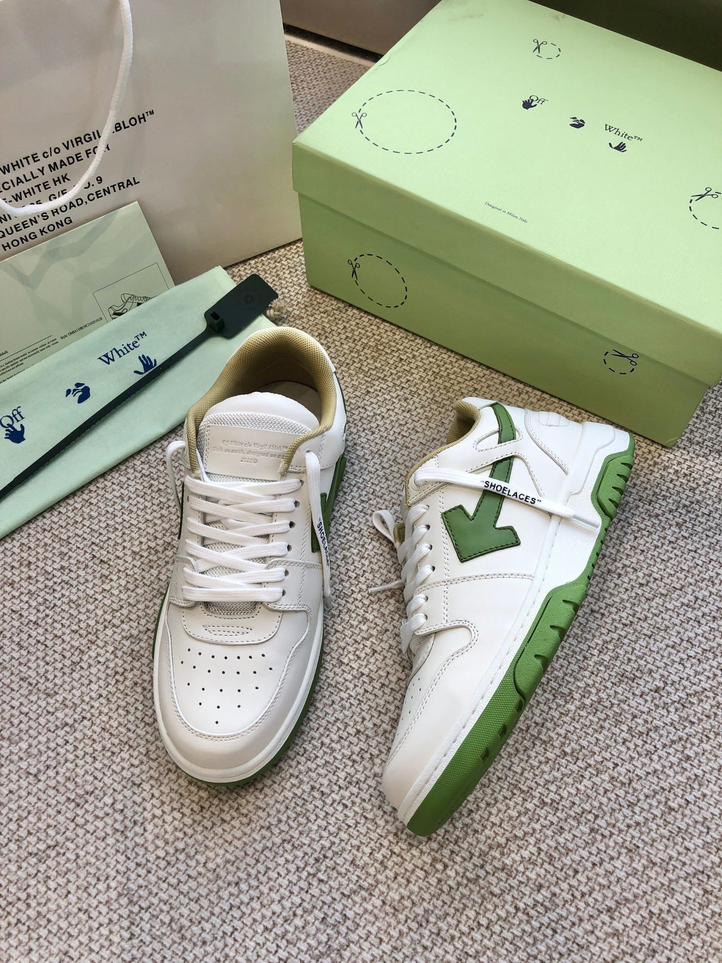 OFF-White Out Of Office