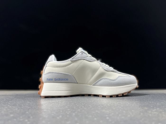 New Balance 327