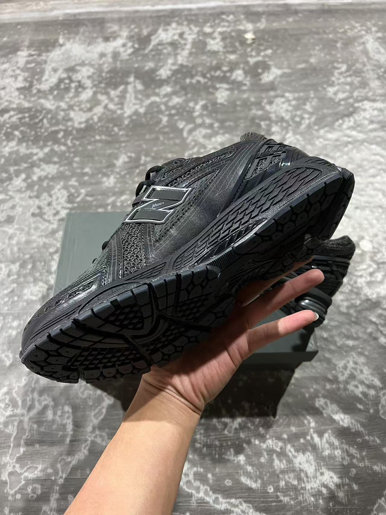 New Balance 1906R