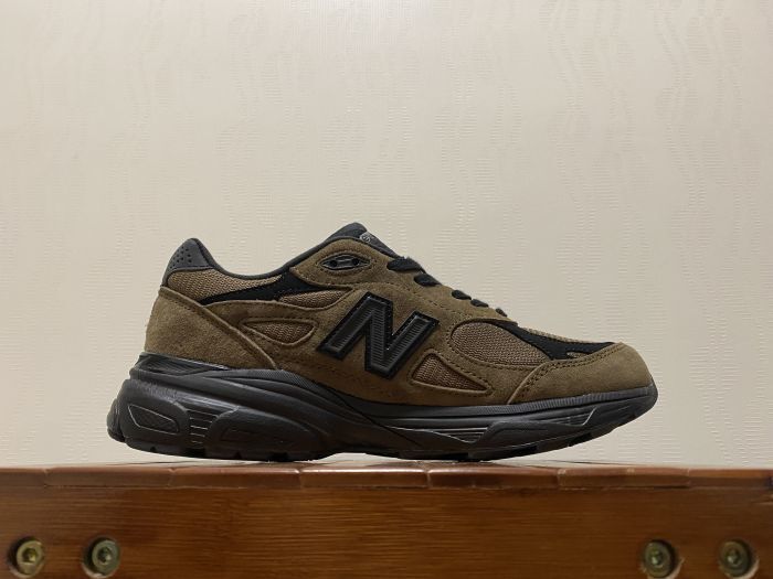 New Balance 990