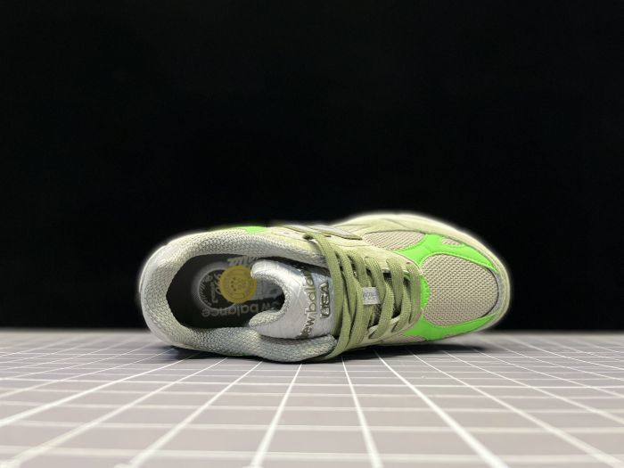 New Balance 990