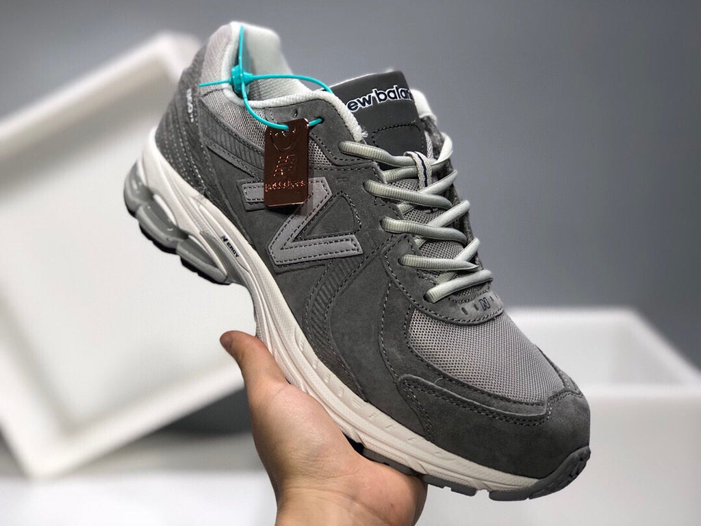 New Balance 860