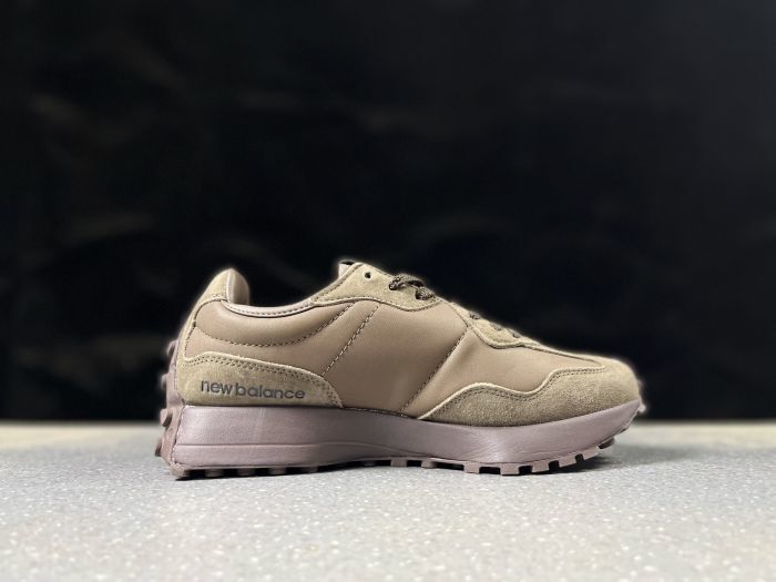 New Balance 327