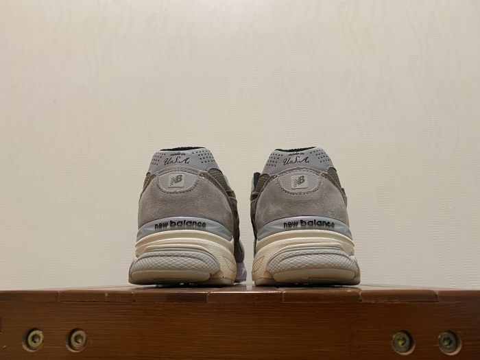New Balance 990