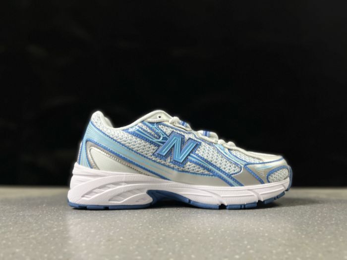New Balance 740