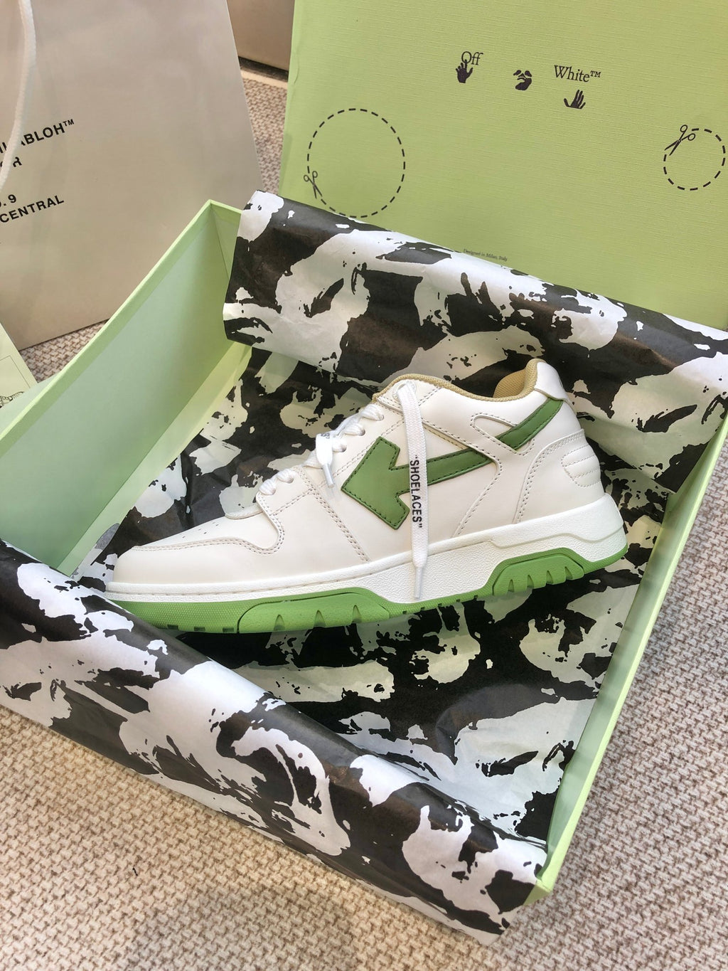 OFF-White Out Of Office