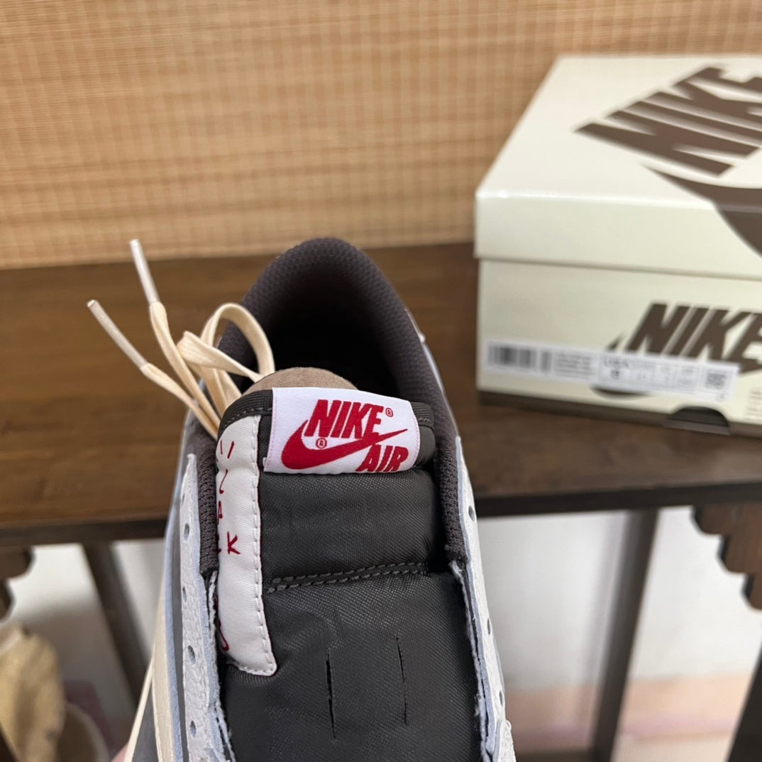 Air Jordan 1 Low OG Travis Scott Reverse Mocha