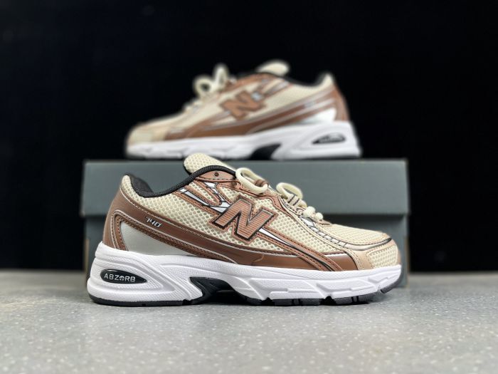 New Balance 740
