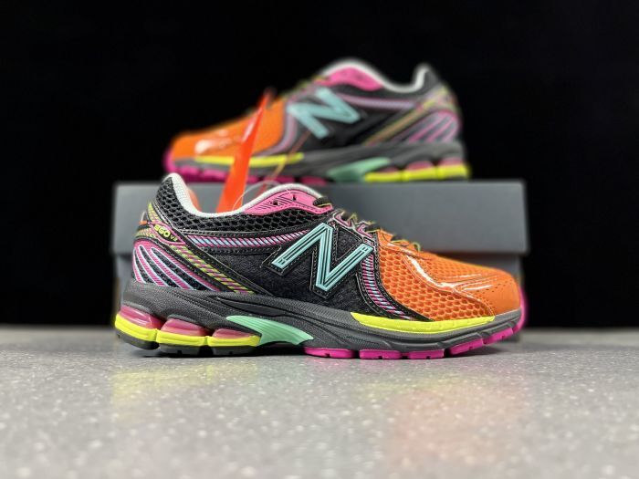 New Balance 860
