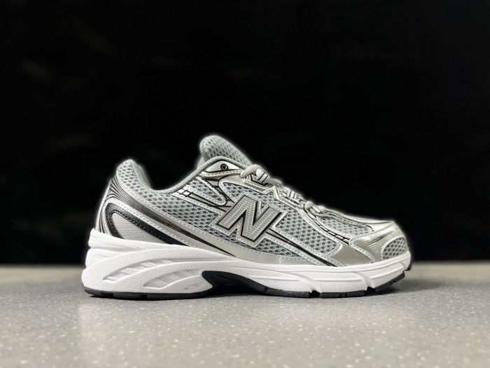 New Balance 740