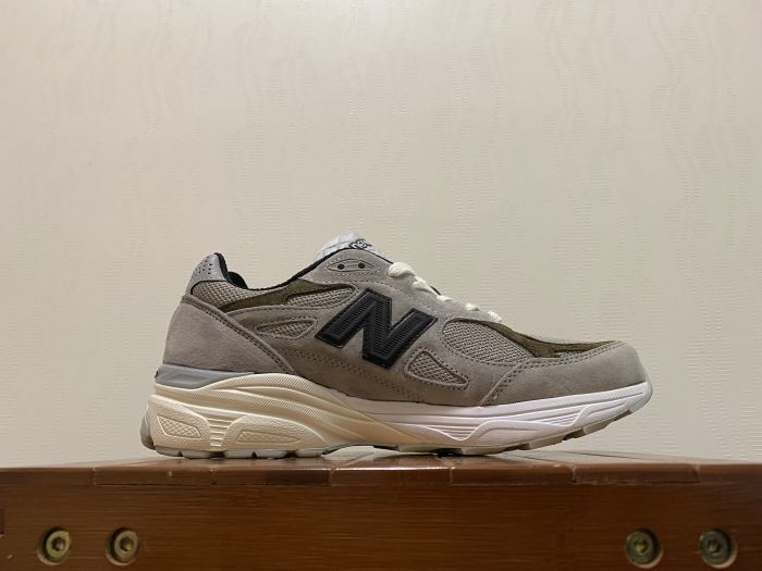 New Balance 990