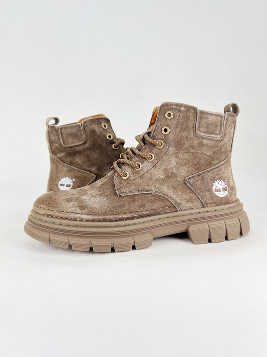 Timberland Distressed Chukka Boots