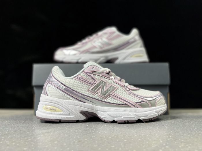New Balance 740