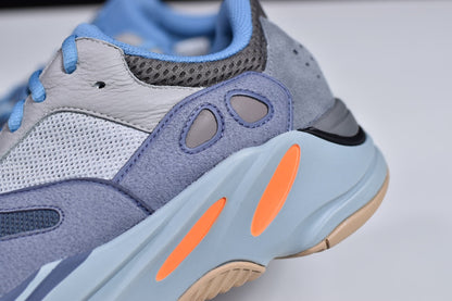 Adidas Carbon Wave 700