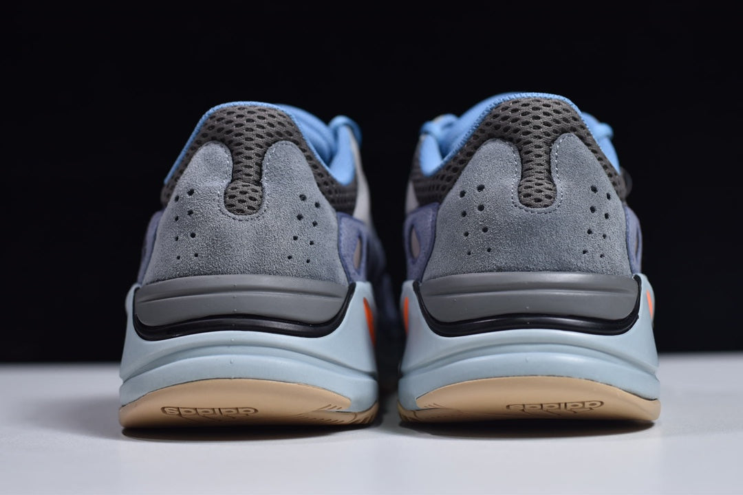 Adidas Carbon Wave 700